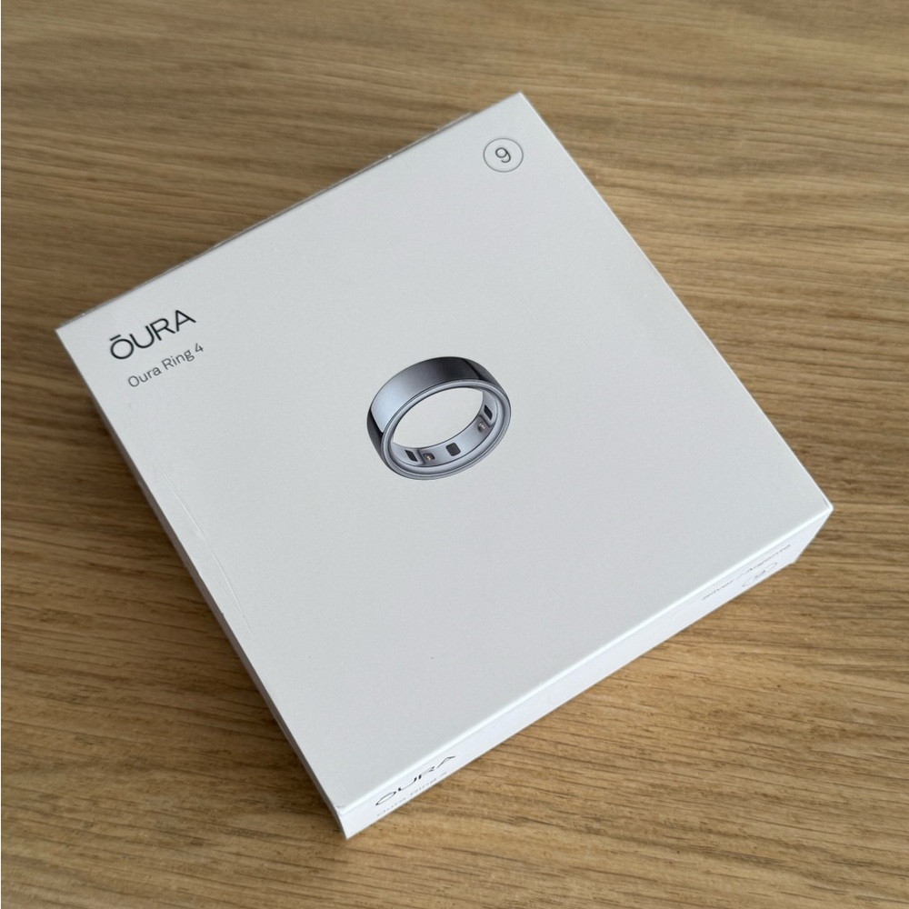 Oura Ring 4 in Silver